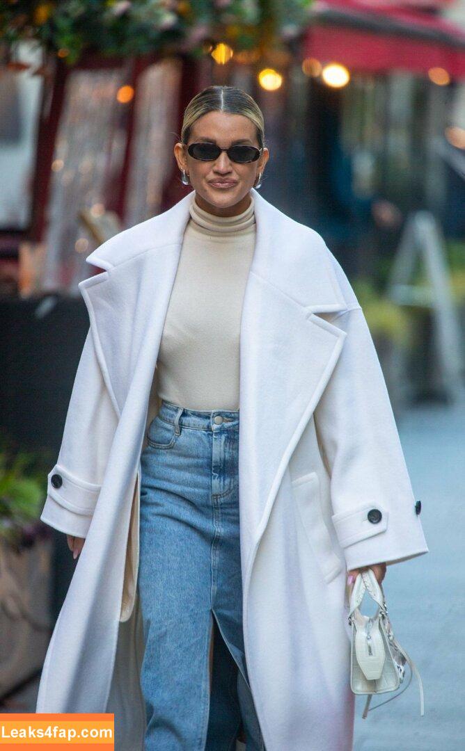 Ashley Roberts / Pussycat Doll / iamashleyroberts / inkedashleyroberts leaked photo photo #0378