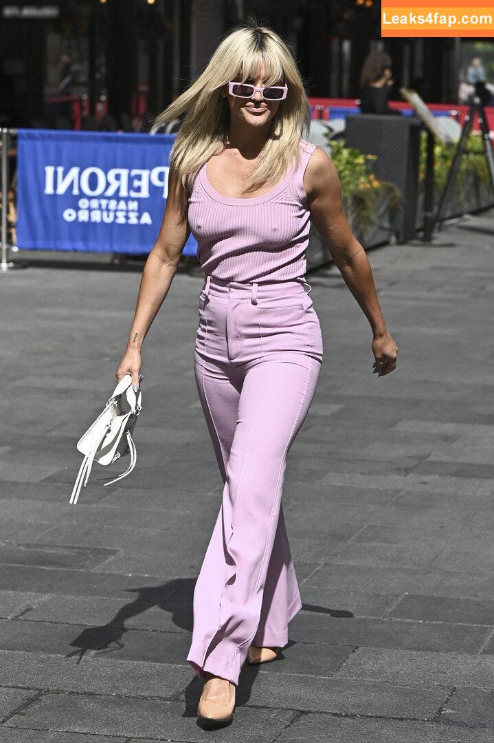 Ashley Roberts / Pussycat Doll / iamashleyroberts / robertsseann2 leaked photo photo #0605