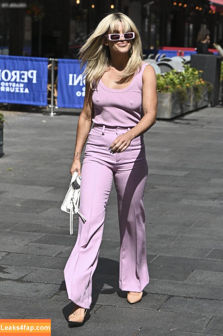 Ashley Roberts / Pussycat Doll / iamashleyroberts / robertsseann2 слитое фото фото #0612