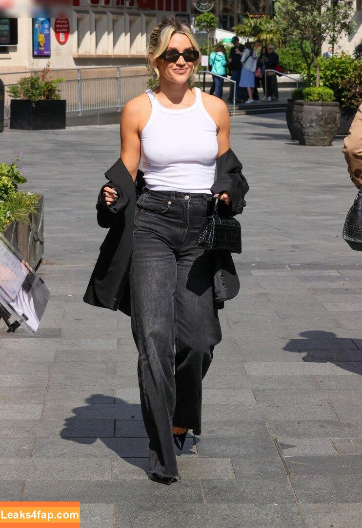 Ashley Roberts / Pussycat Doll / iamashleyroberts / robertsseann2 слитое фото фото #0735