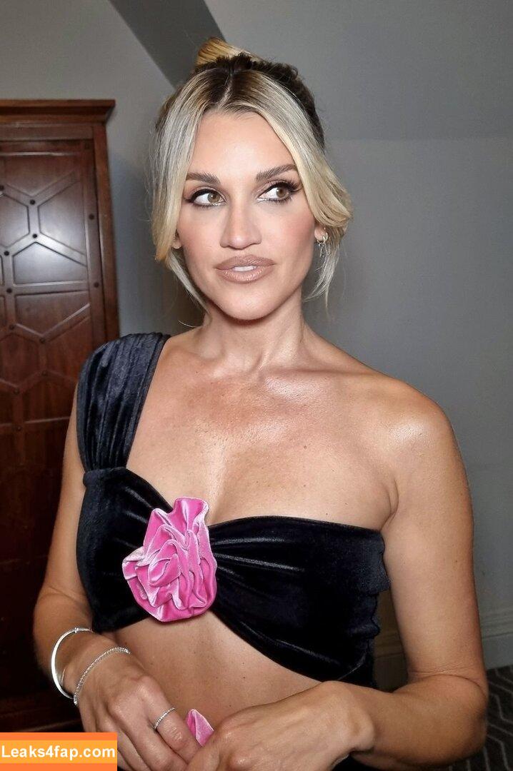 Ashley Roberts / Pussycat Doll / iamashleyroberts / robertsseann2 слитое фото фото #0768