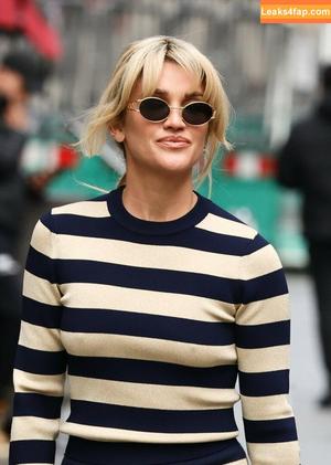 Ashley Roberts photo #0187