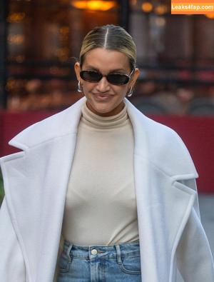 Ashley Roberts photo #0379