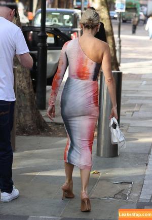 Ashley Roberts photo #0576