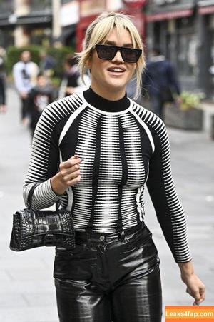 Ashley Roberts photo #0596