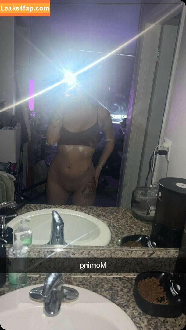 Ashleyluv101 / lbootyluv leaked photo photo #0191