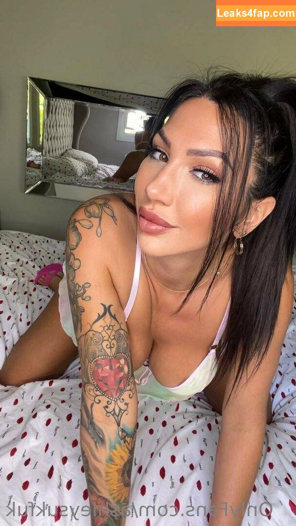 ashleysukfuk / valzzies leaked photo photo #0634