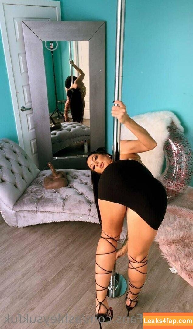 ashleysukfuk / valzzies leaked photo photo #0664
