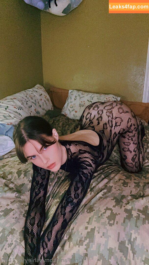 ashleyyy_1177 / ashleyyy__em leaked photo photo #0018