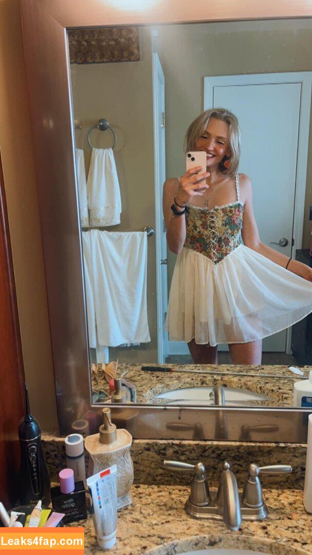 ashleyyy597 / ashleyyyreyyy leaked photo photo #0202