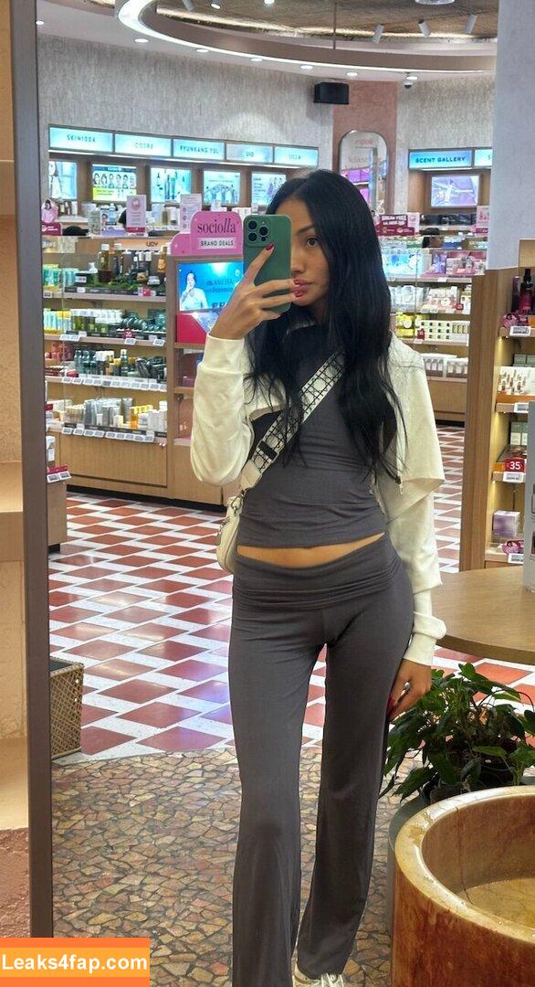 asian_lili / asian_lily leaked photo photo #0055