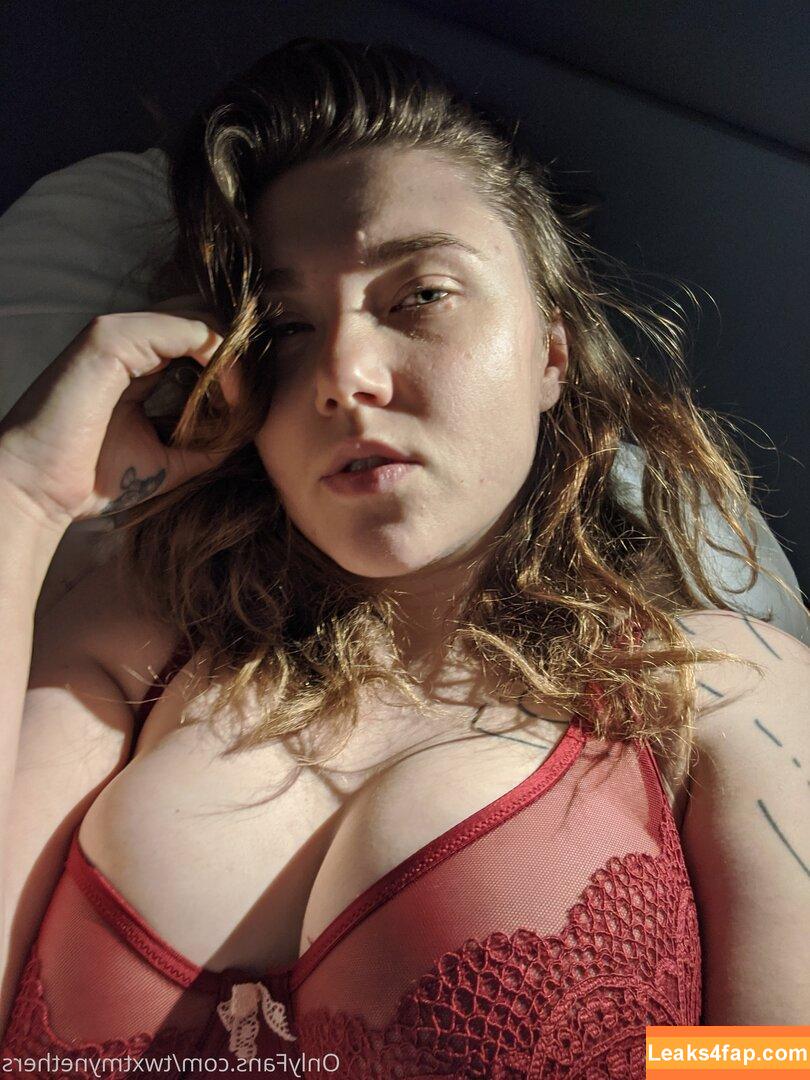 askkayleefrye / twxtmynethers leaked photo photo #0010