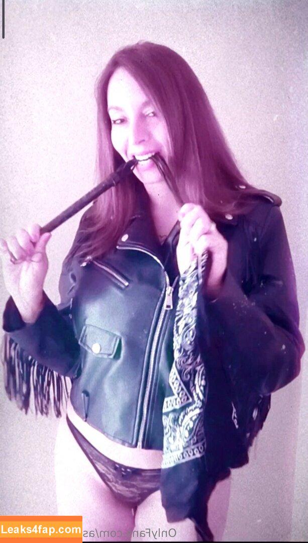 asmrlillyluna826 /  leaked photo photo #0036