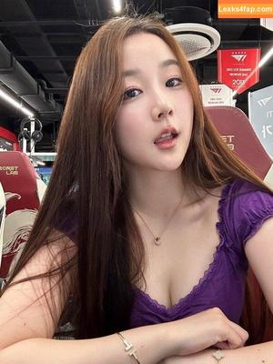 Athena Jiang photo #0010