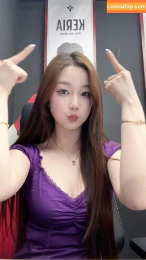 Athena Jiang photo #0012