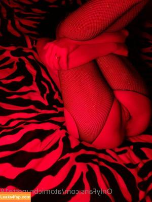 atomicbrunette18 photo #0040