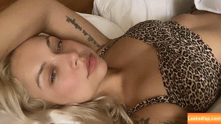 aubreeantoinette /  leaked photo photo #0003