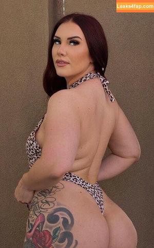 Aubrey Red photo #0042