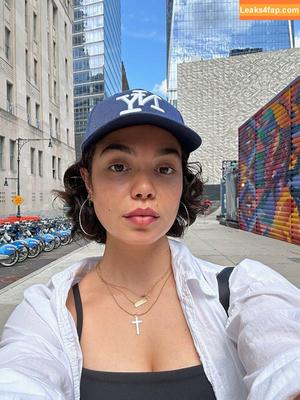 Aulii Cravalho photo #0135