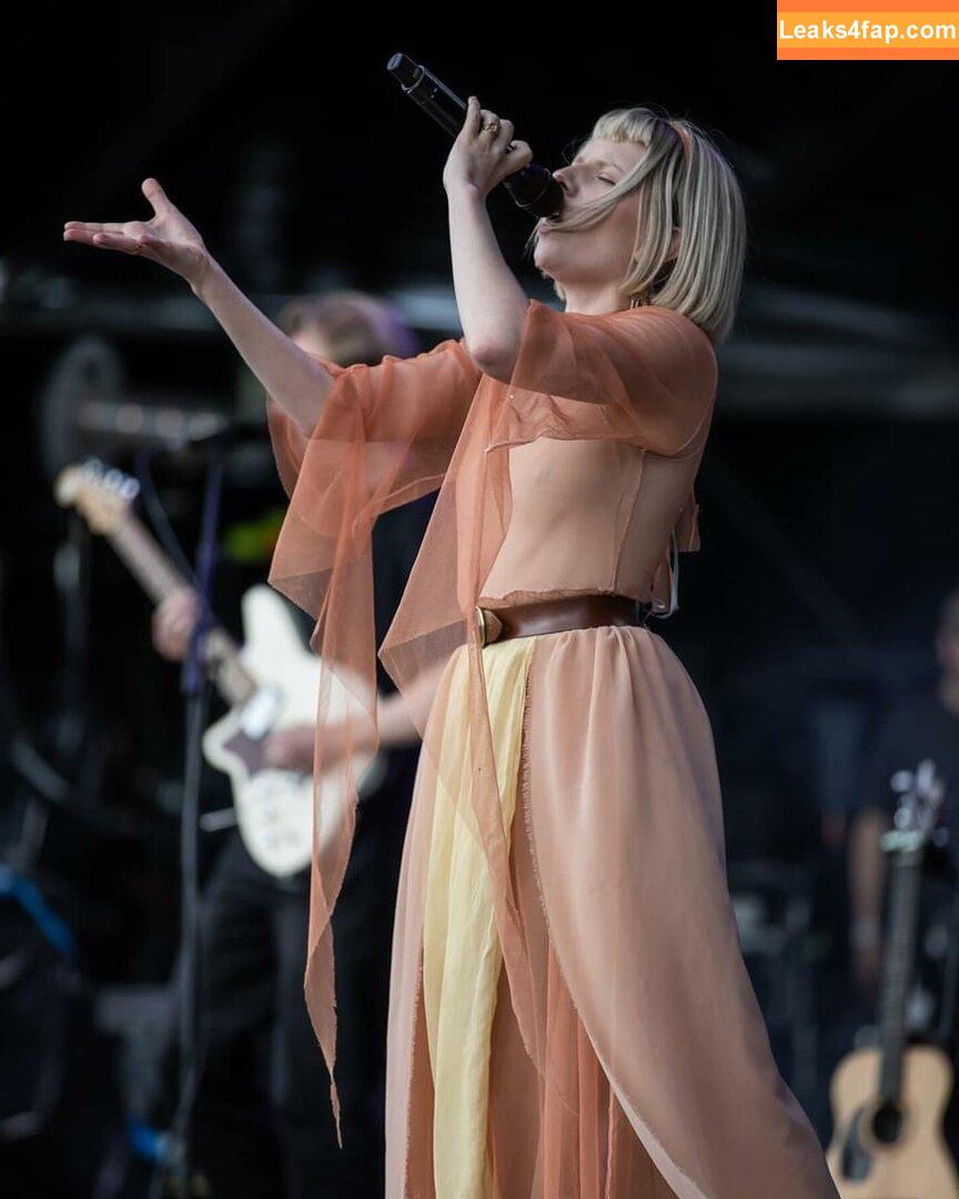 Aurora Aksnes / auroramusic / singer слитое фото фото #0055