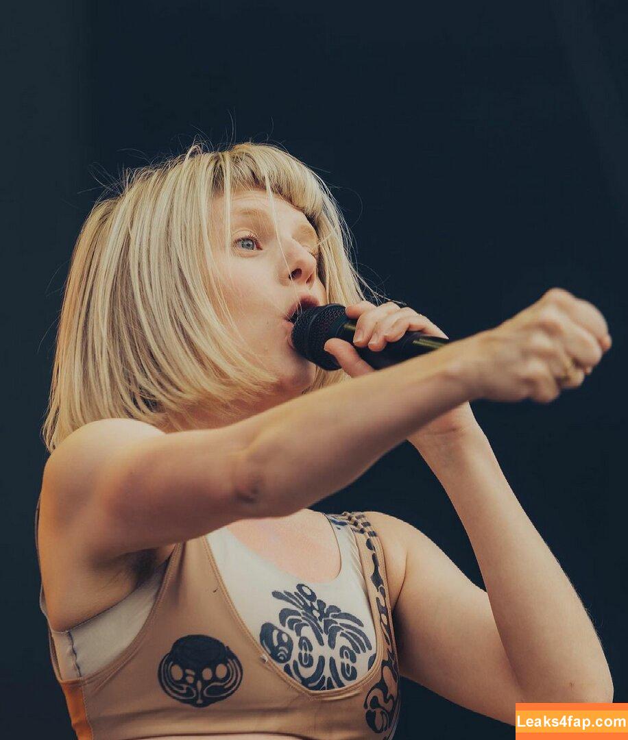 Aurora Aksnes / auroramusic / singer слитое фото фото #0088