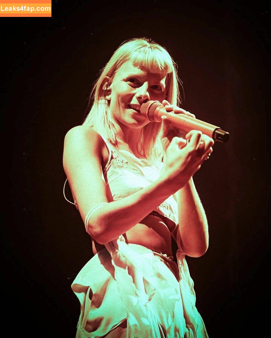 Aurora Aksnes / auroramusic / singer слитое фото фото #0301