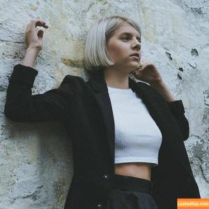 Aurora Aksnes photo #0016