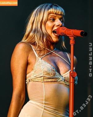 Aurora Aksnes photo #0425