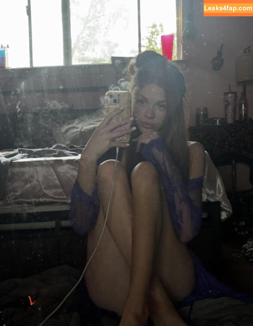 Aurorafoxxxx / scarlettaaurora / ursweetscar / yoursweetaurora leaked photo photo #0002
