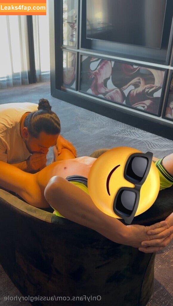 aussiegloryhole / aussie_ellez leaked photo photo #0007