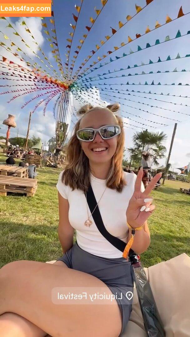 Austrian ASMR / austrianasmrgurl leaked photo photo #0024