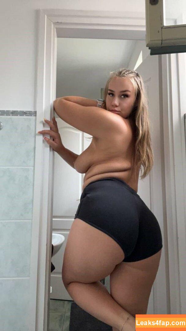 ava.busty10 / datbitchbarbiee leaked photo photo #0036