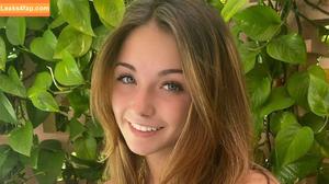 Ava Majury photo #0013