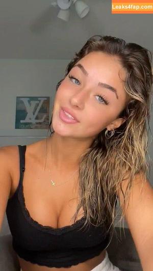 Ava Majury photo #0017