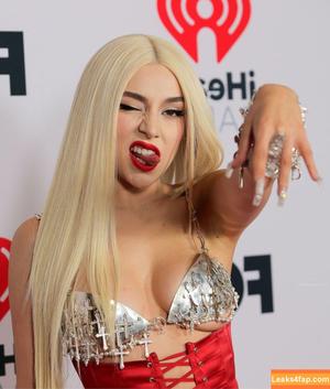 Ava Max photo #0021