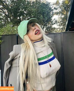 Ava Max photo #0076