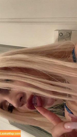 Ava Max photo #0256