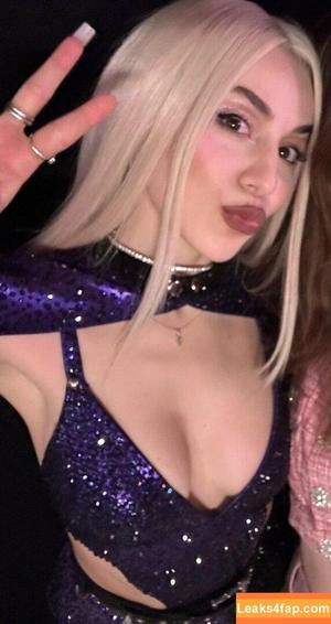 Ava Max photo #0258