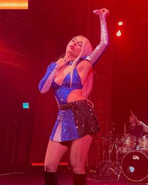Ava Max photo #0262