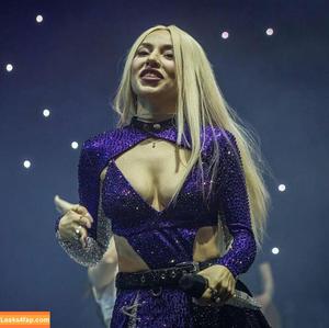Ava Max photo #0299