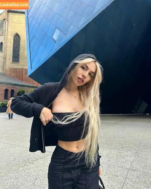 Ava Max photo #0381