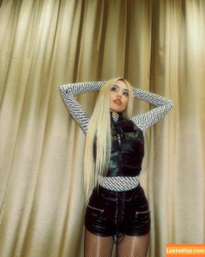 Ava Max photo #0431