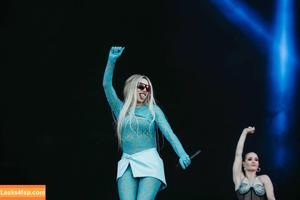 Ava Max photo #0441
