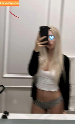 Ava Max photo #0581