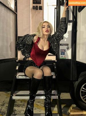 Ava Max photo #0708