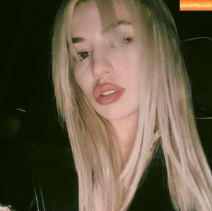 Ava Max photo #0771