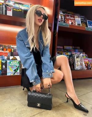 Ava Max photo #0782