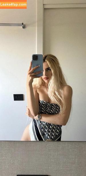 Ava Max photo #0864