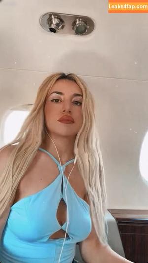 Ava Max photo #0902