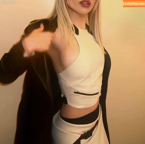 Ava Max photo #1028